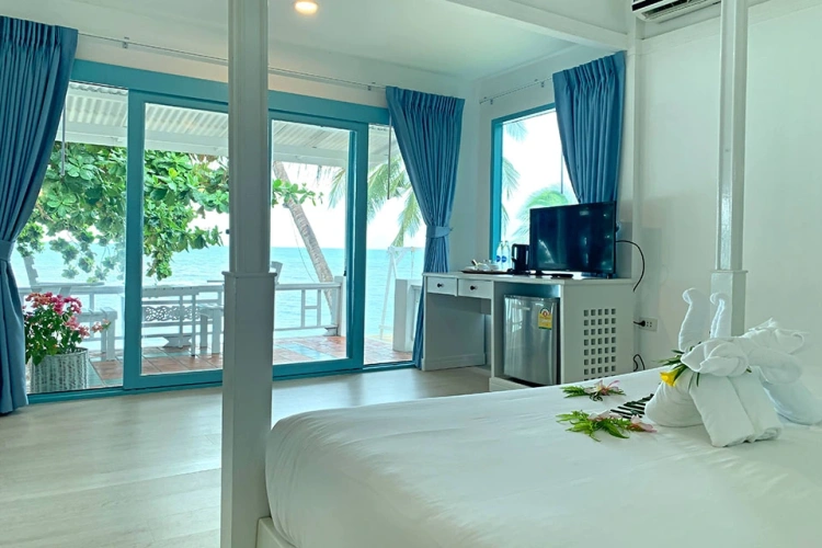 Royal Double Suite beachfront