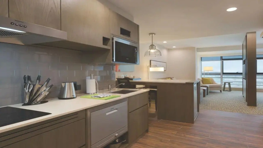 1 Bedroom Twin Kitchen Suite