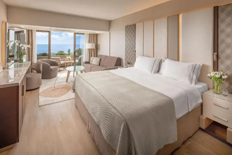 Four Seasons Hotel