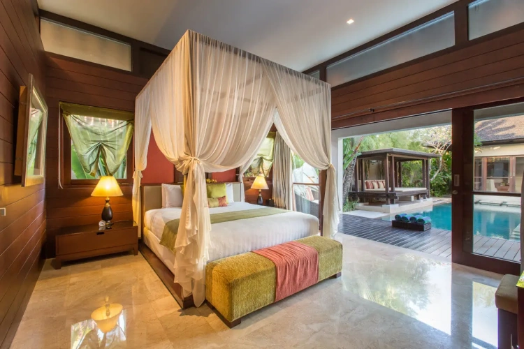 4 Bedrooms Grand Pool Villa