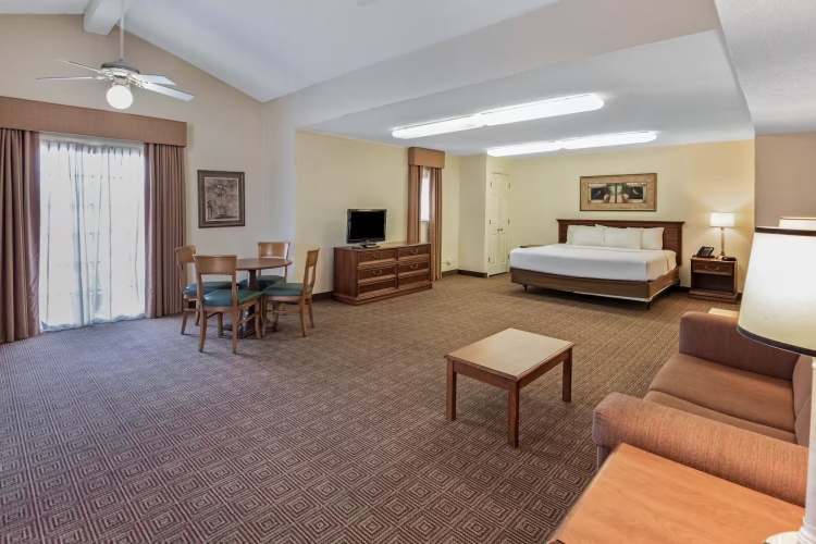 Deluxe Double Suite