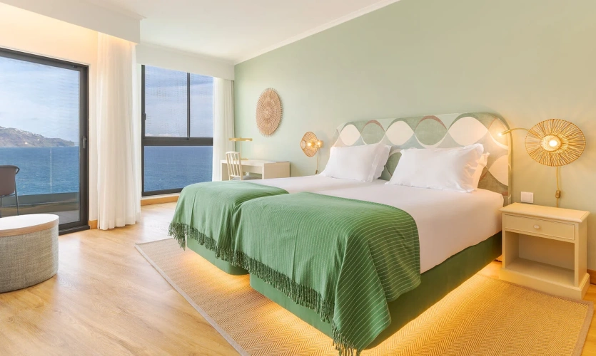 Superior Twin room with sea view