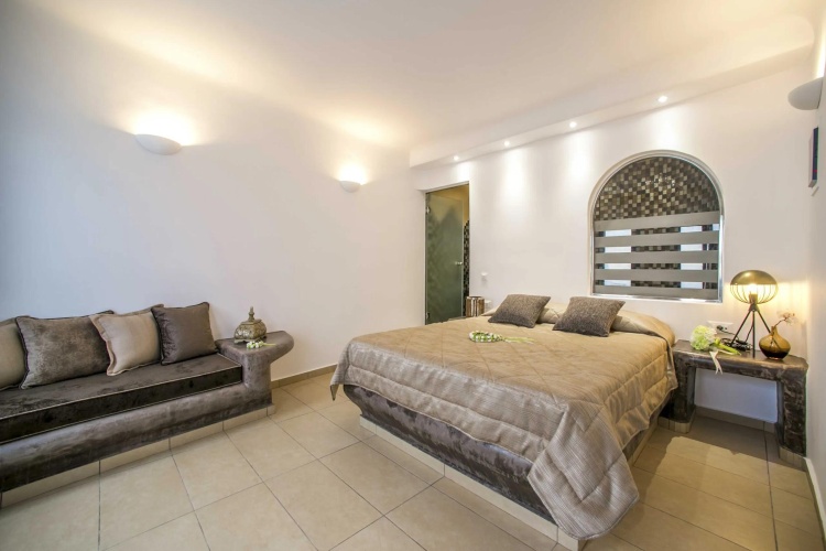 Deluxe Double Suite with Outdoor Jacuzzi