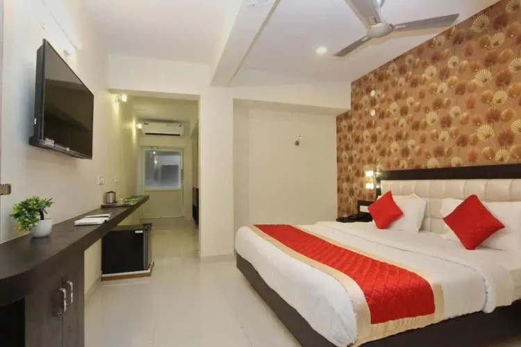 vee suites