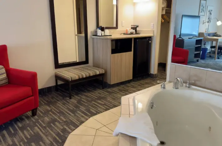 Jacuzzi Double Suite