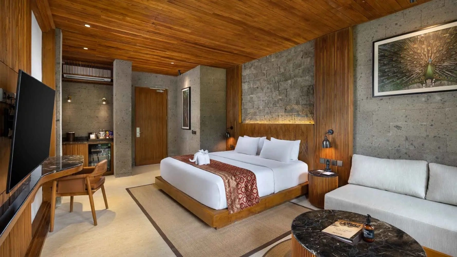 Family Aviary Suite