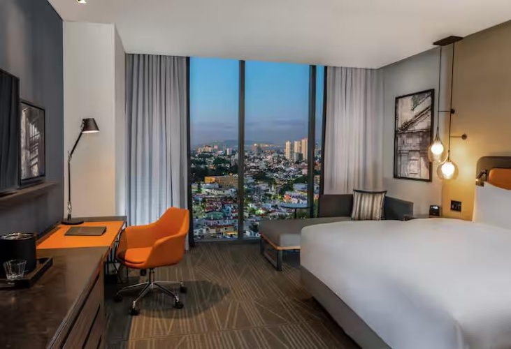 Double room with city view