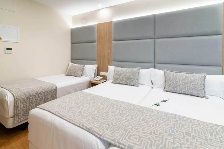 Triple room