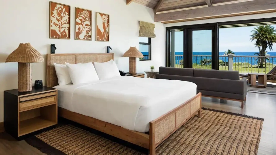 Deluxe Double Bungalow oceanfront