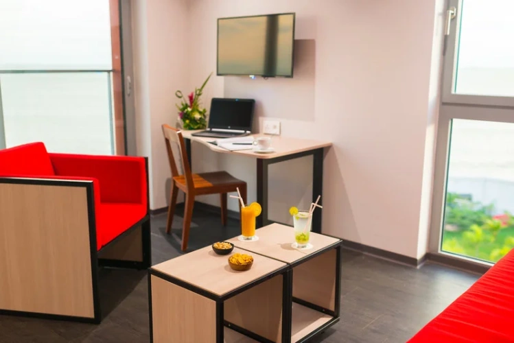 2 Bedrooms Apartment