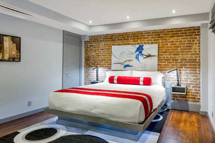 3 Bedrooms No. 2202 Suite