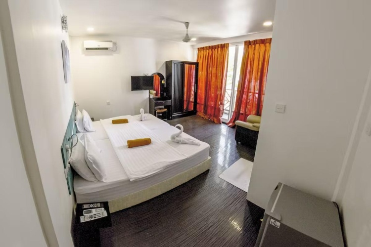 Superior Double room with balcony and with sea view