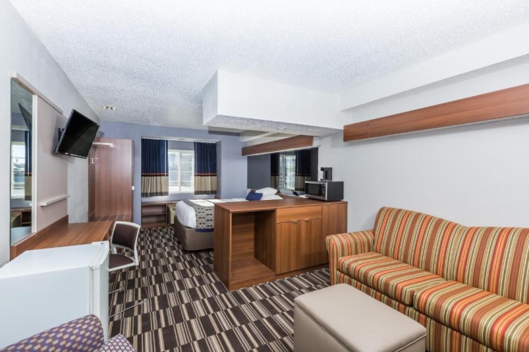 Mobility Accessible Double Studio Suite