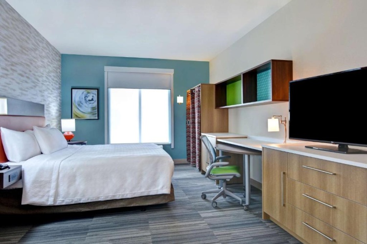 Hearing Accessible Double Suite