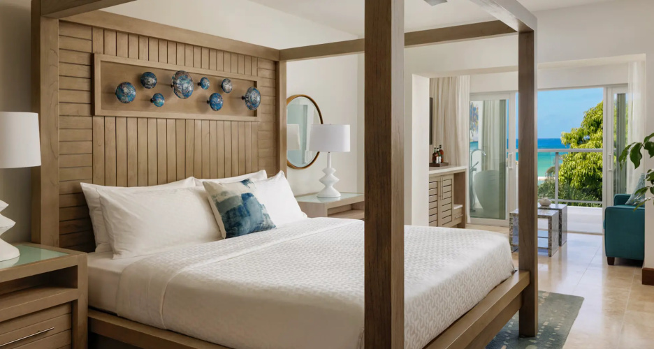 1 Bedroom Crystal Lagoon Honeymoon Butler Suite with balcony and with garden view