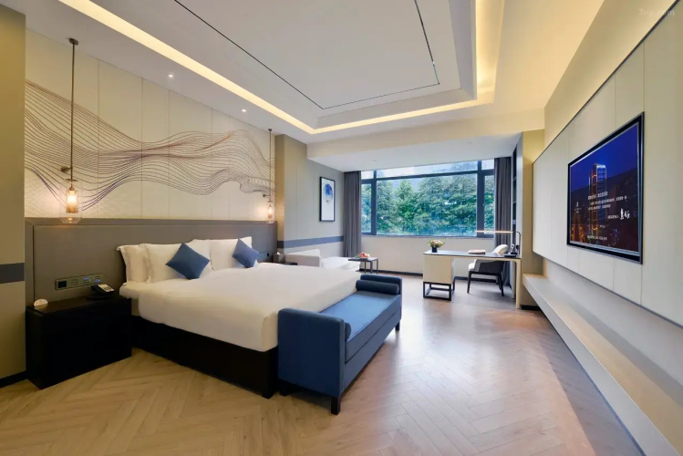 Liz Hotel