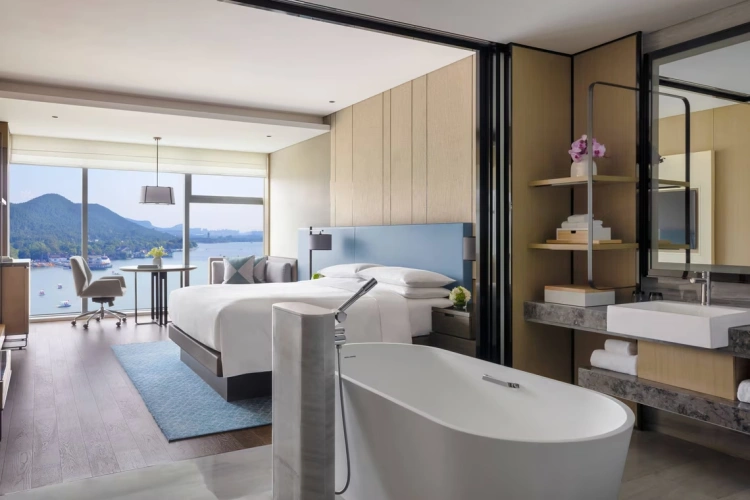 Guest Executive Lounge Access Double room with lake view