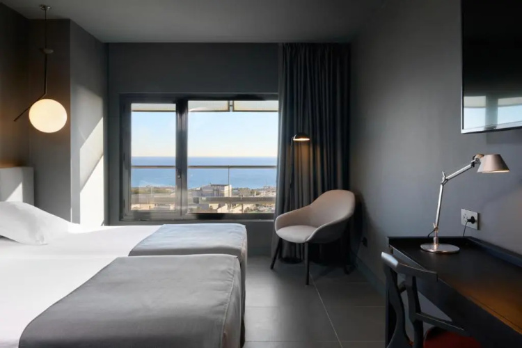 Barcelona Princess photo 6
