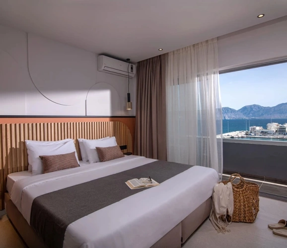 Double room with side sea view
