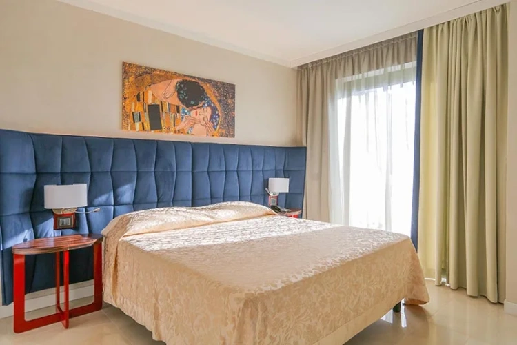 Double Club room