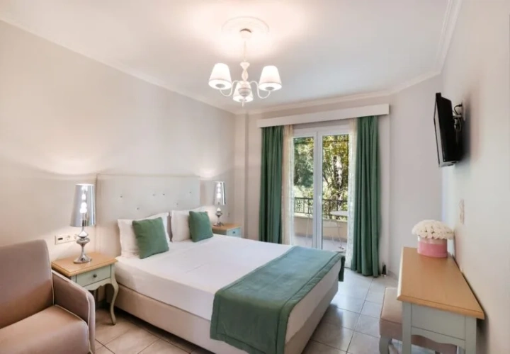 Superior Double Suite with garden view