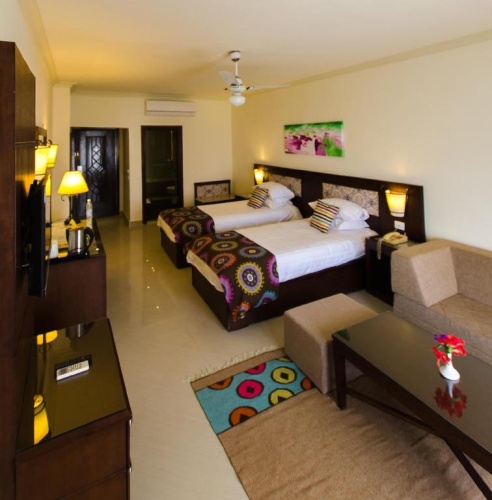 Standard Twin room with sea view