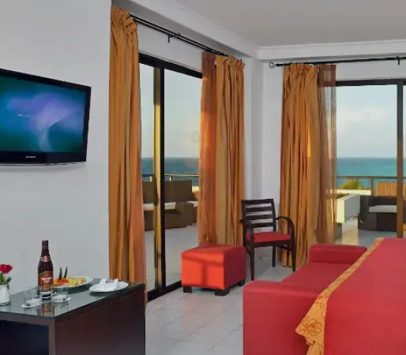 The Level Double Suite with sea view