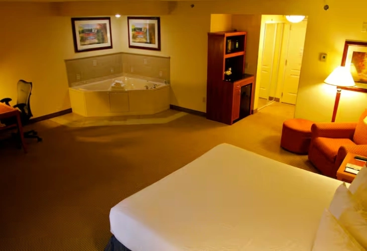 With Whirlpool Double room