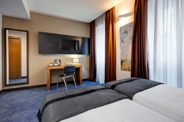Standard Twin room