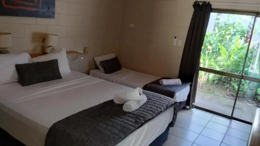 Tully Motel
