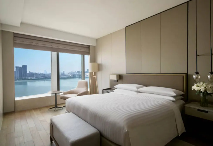 1 Bedroom M Club Lounge Access Double Suite with river view