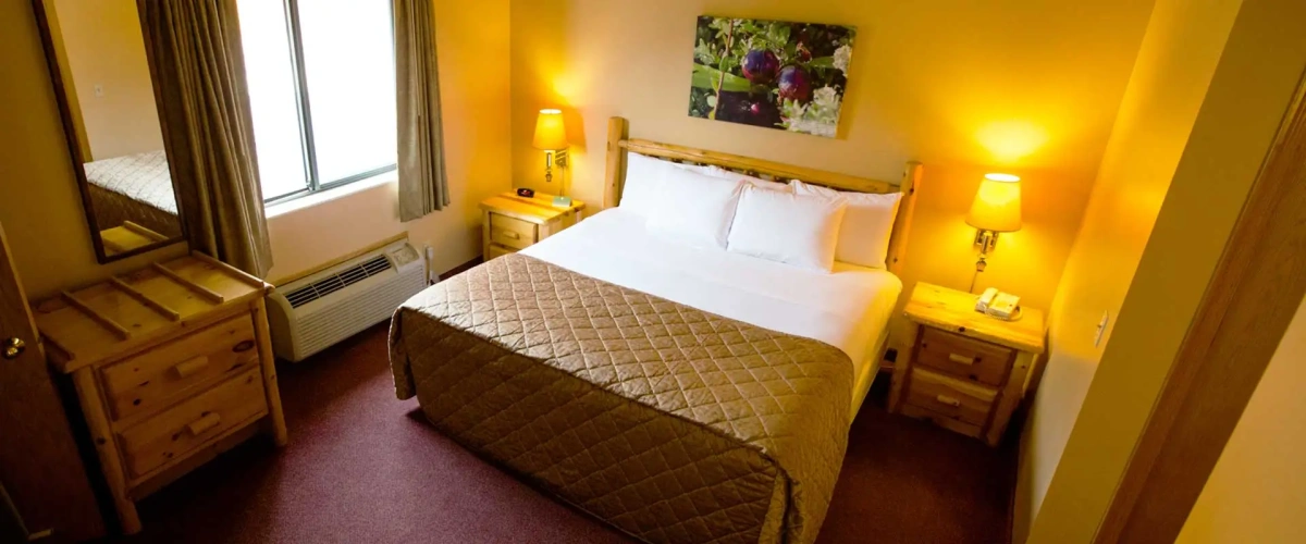 Honeybee Double Suite