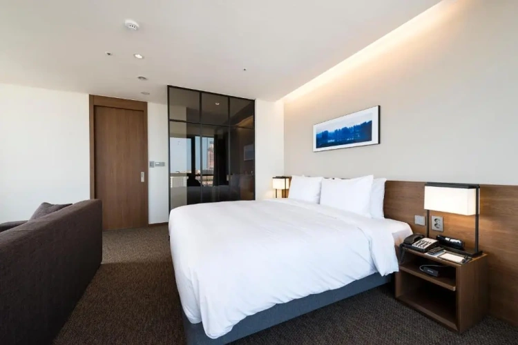 Corner Double Suite