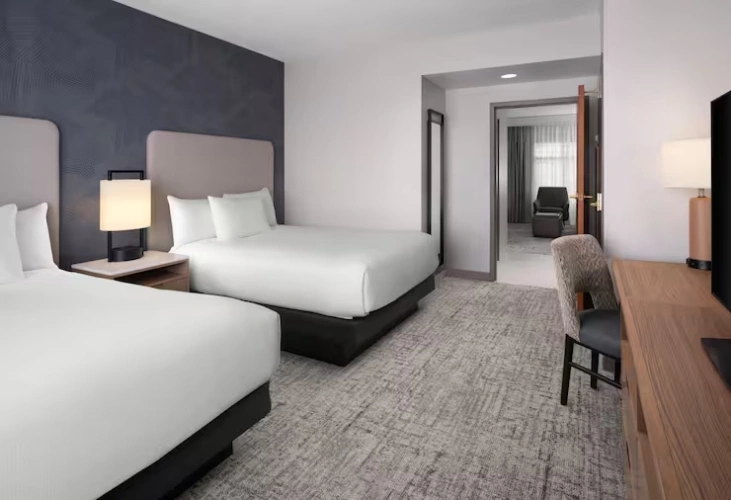 2 rooms Corner Suite