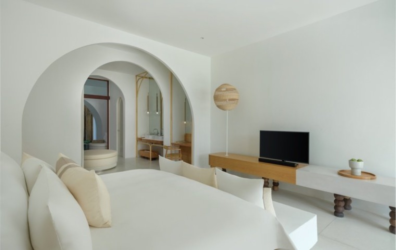 Garden Oceanfront Double Pool Suite