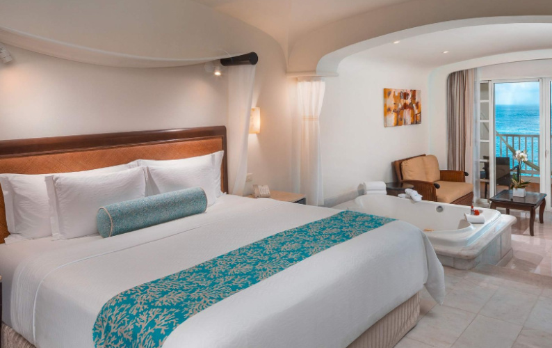 Superior Double Suite oceanfront