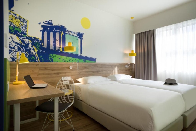 Standard Twin room with city view