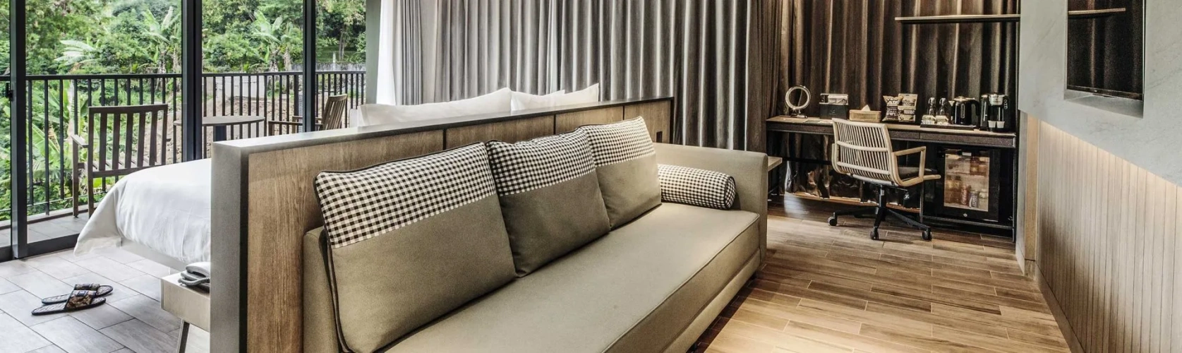Unique Corner Suite