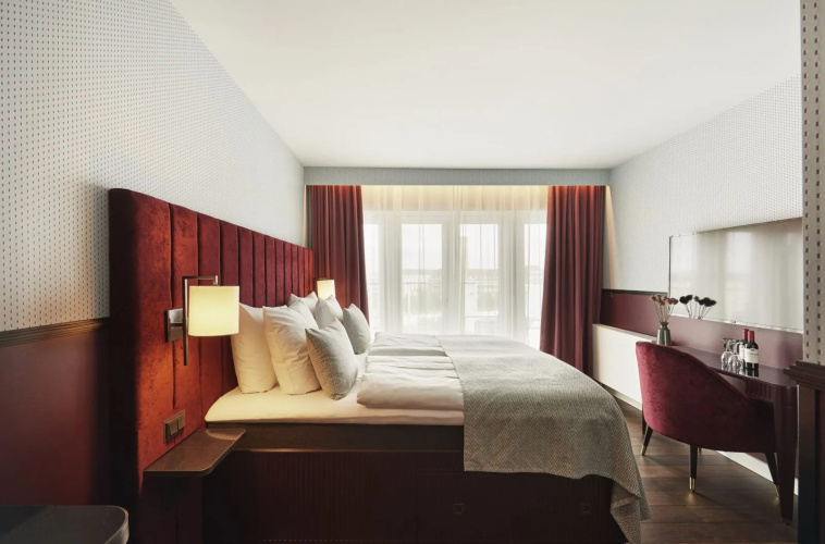 Ascot Hotel & Apartments