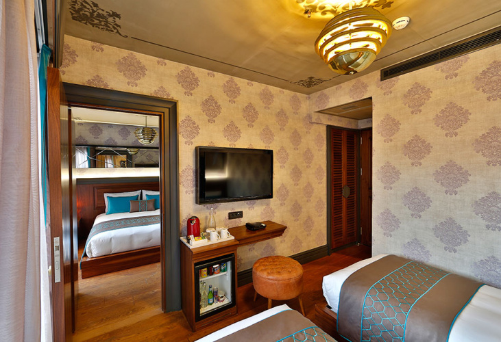 Quadruple Family Suite