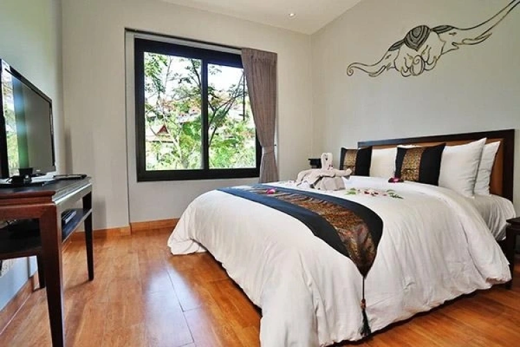 2 Bedrooms Pool Access Family Suite