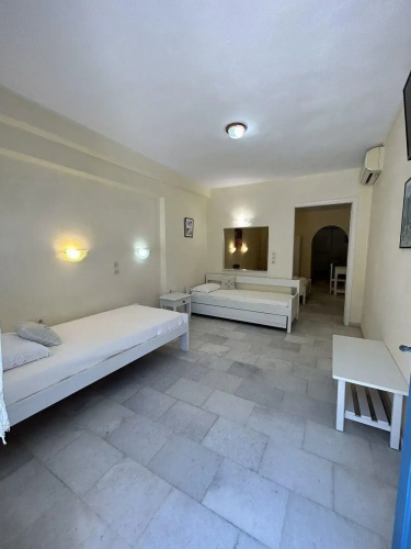 Agia Anna Hotel