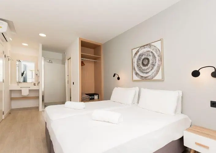 1 Bedroom Twin Apartment