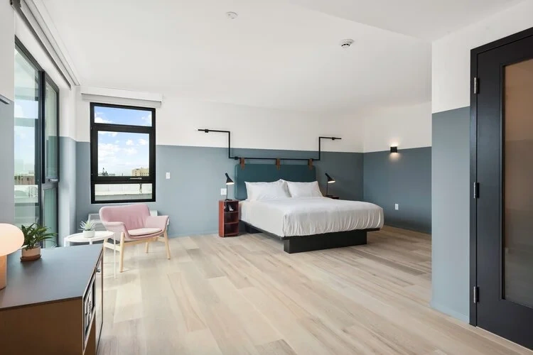 Urban Double Mobility and Hearing Accessible room