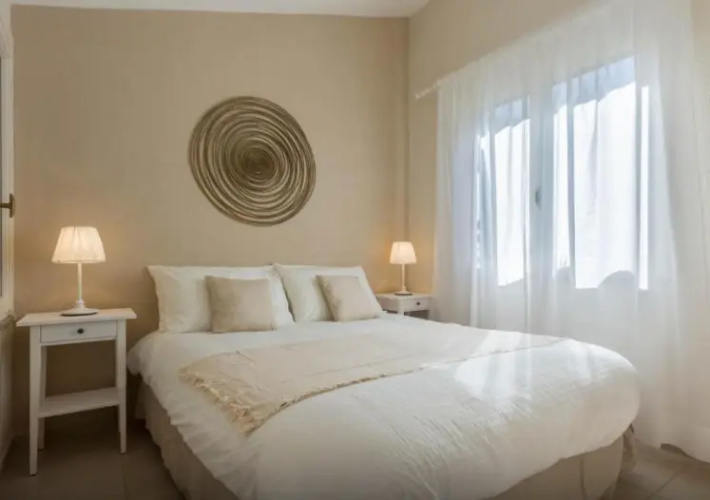 2 Bedrooms Villa