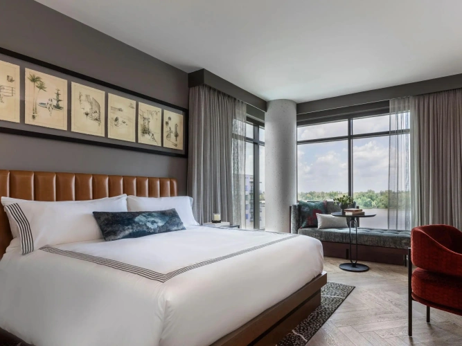 Corner Double room with river view