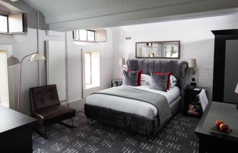 Standard Double Cell Room