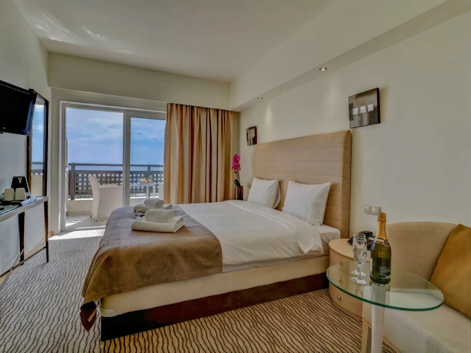 Twin room with partial sea view