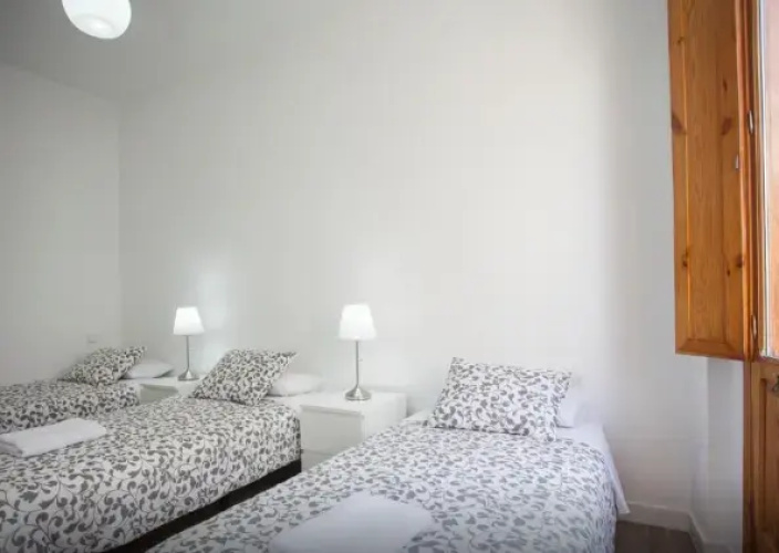 2 Bedrooms Quintuple Apartment