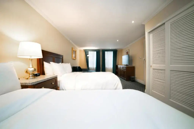 Hotel Stanford